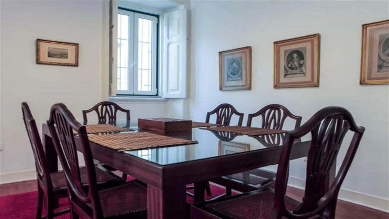 Spacious Tailor Made Bairro Alto Лиссабон Португалия